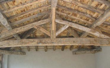 Creation d'un garage avec charpente en cheene ancien et voliges en chene.jpg